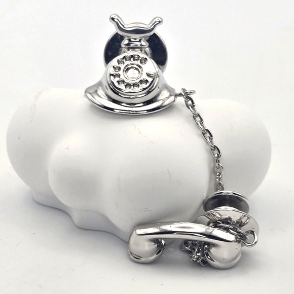 Trifari Silver Colored Rotary Phone Tie Tack or  Scarf Pin Excellent Condition - Picture 1 of 11